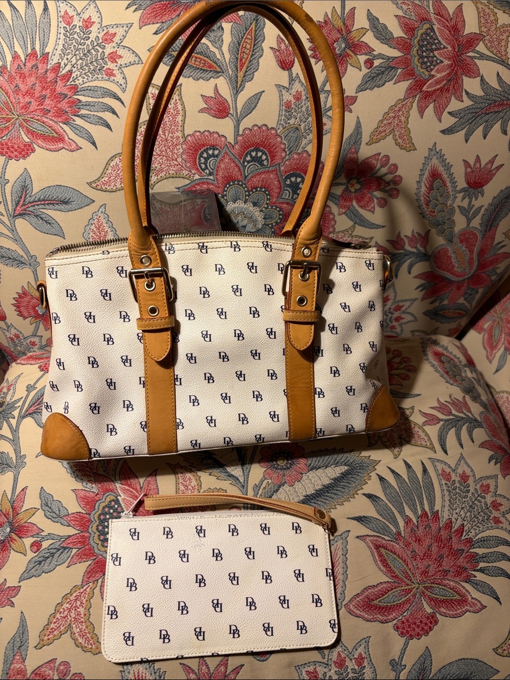 Dooney & Bourke Satchel w/Tan Leather Trim - White/Tan w/ Wristlet GUC
